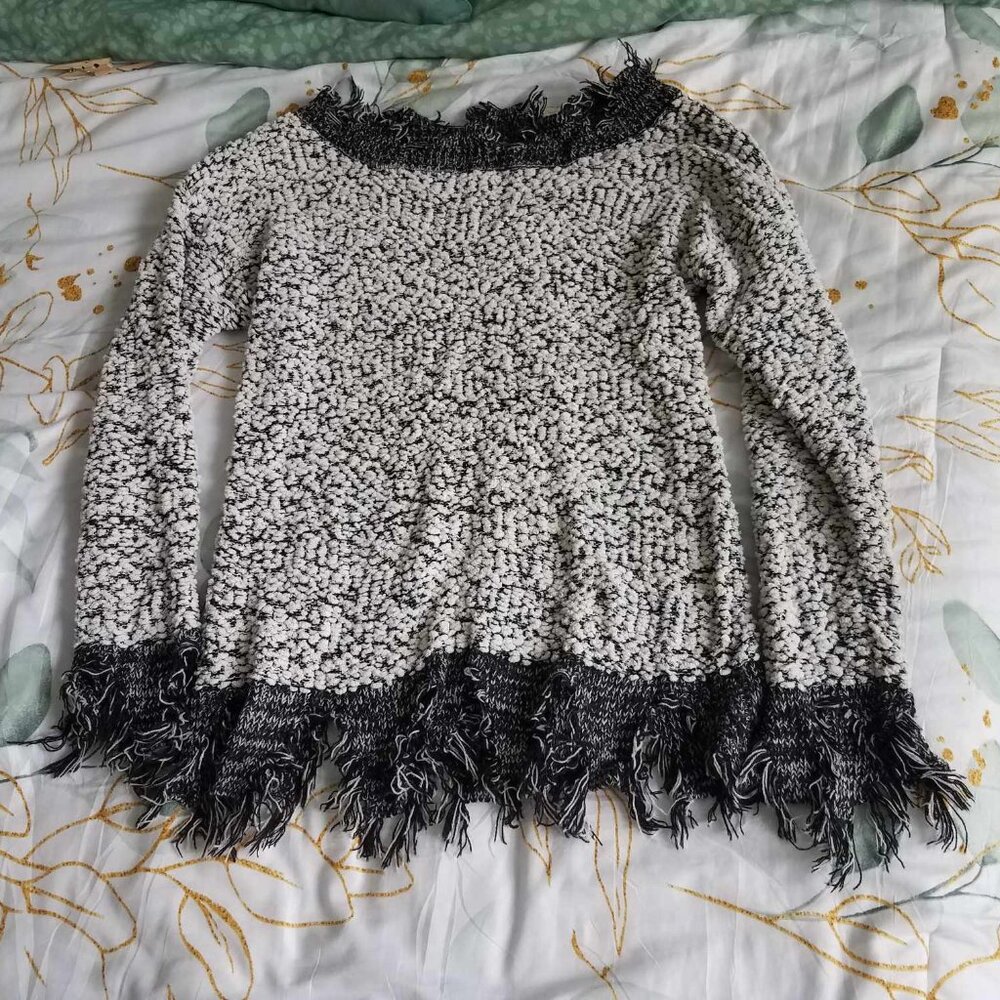 CUTE Black/White Fringe Sweater, Distressed Look, Casual, WARM, Winterwear, Love
